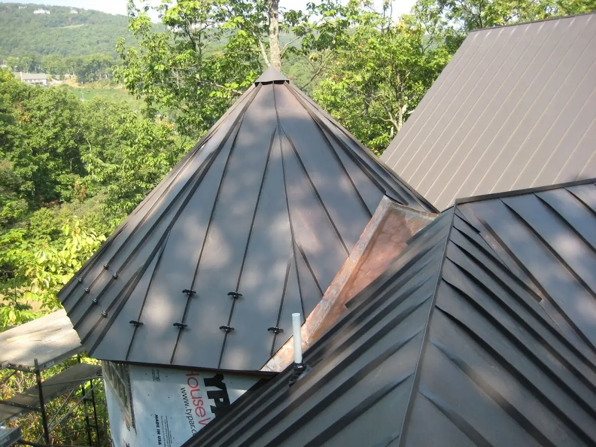 Professional Roof Tarp Installation by Craftsman Roofing in Mushroom Corner